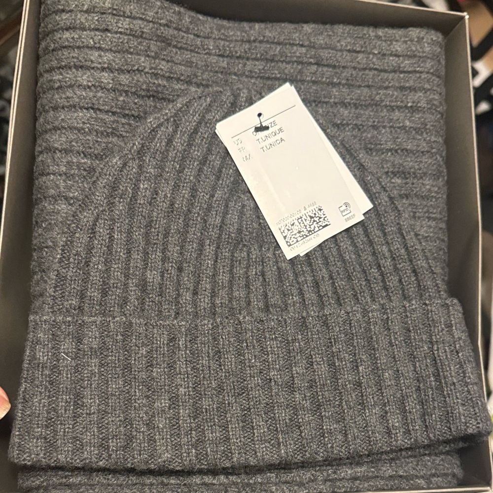 New H&M Charcoal Ribbed Knit Beanie and Scarf Set wool dark gray